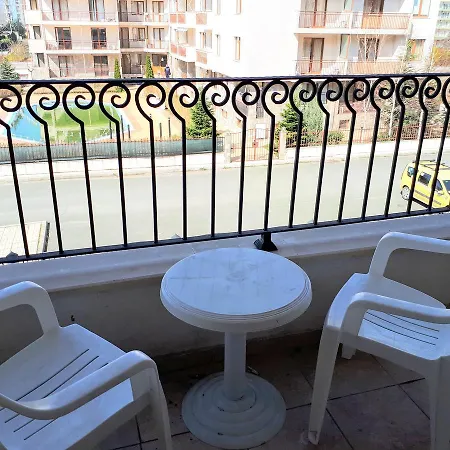 Studio In Royal Sun Апартамент