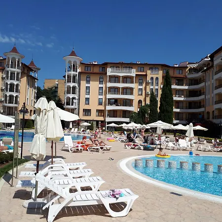 Studio In Royal Sun شقة